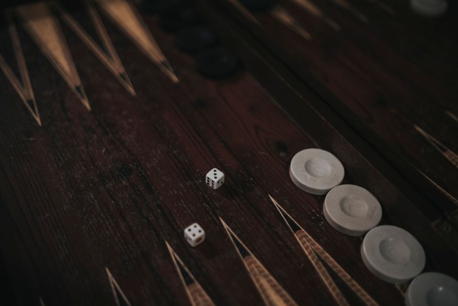 How to Play Backgammon: A Beginner's Guide